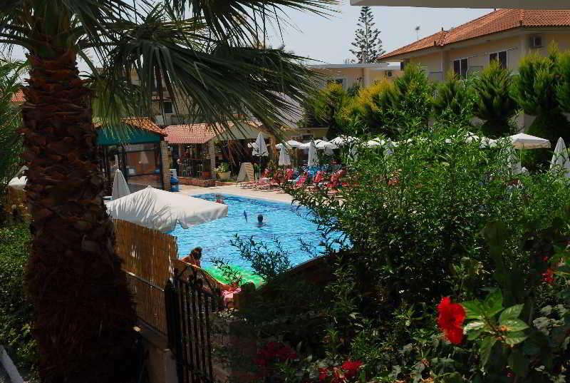 Aparthotel Tom & John Center Tsilivi  Exteriér fotografie